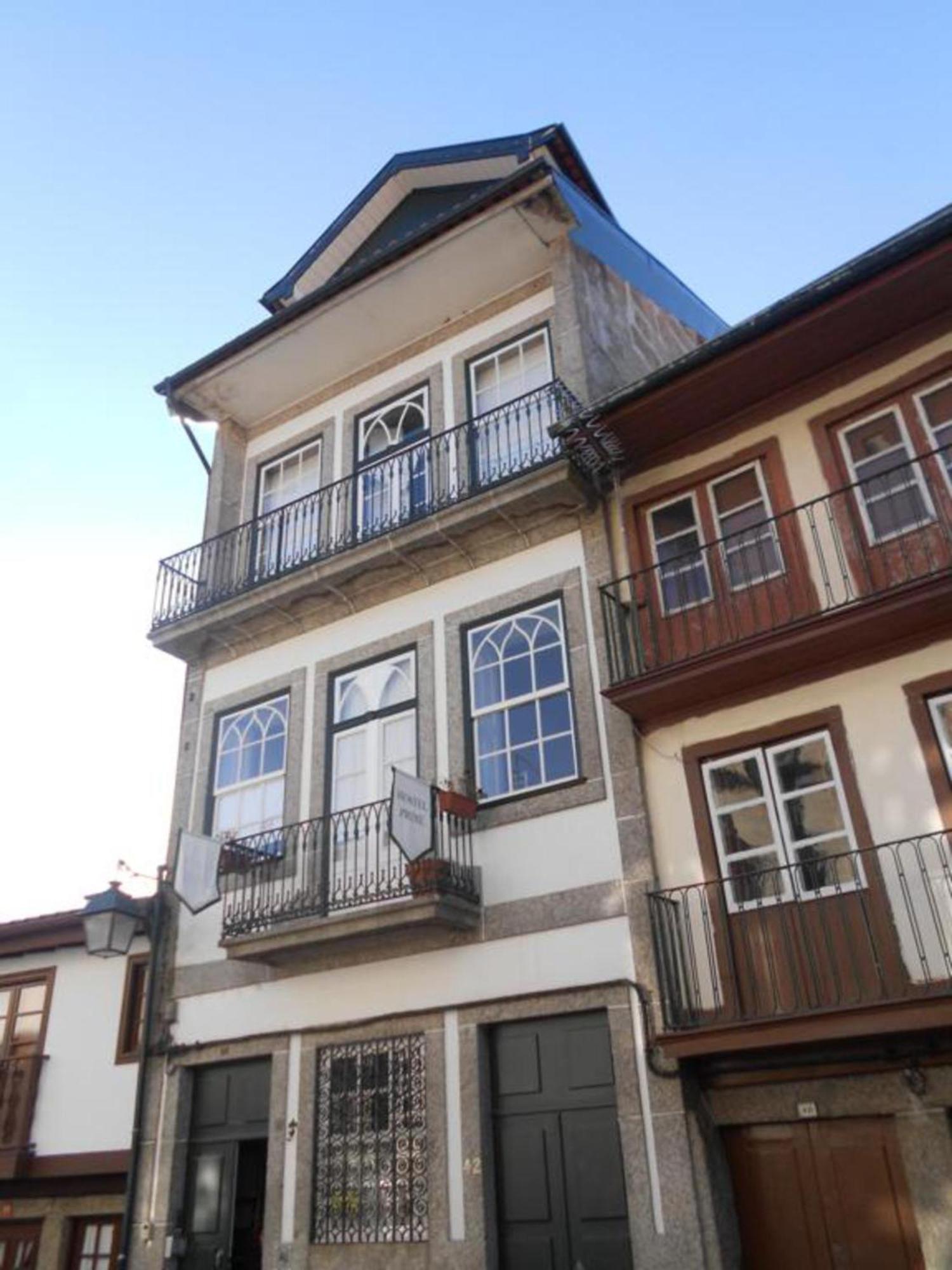 Hostel Prime Guimaraes Bagian luar foto